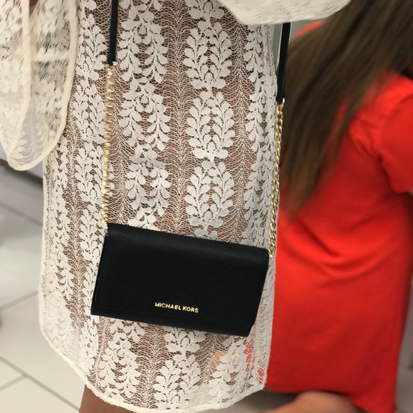 Michael Kors. Jet set Travel  LG phone Crossbody - Picture 2 of 7